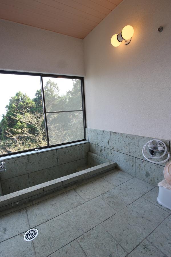 Atami Holiday Home Esterno foto